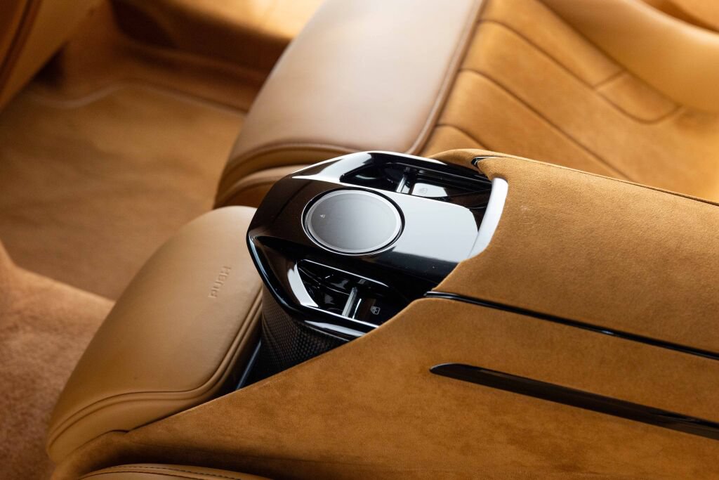 Used 2025 Ferrari Purosangue AWD/4WD image 56