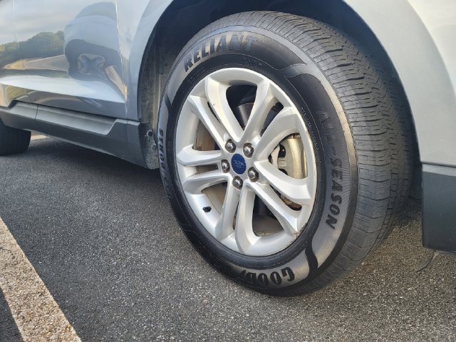 Used 2020 Ford Edge SEL FWD image 4