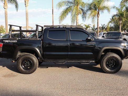 Used 2021 Toyota Tacoma TRD Off-Road image 5