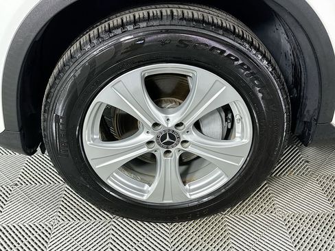 Used 2018 Mercedes-Benz GLC 300 image 31