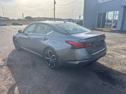 Used 2023 Nissan Altima 2.5 SR w/ SR Premium Package FWD image 5
