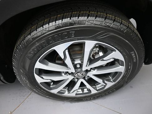 Certified 2024 Toyota Corolla Cross XLE w/ Convenience Package AWD/4WD image 15