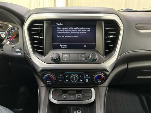 Used 2023 GMC Acadia SLT w/ Preferred Package image 30