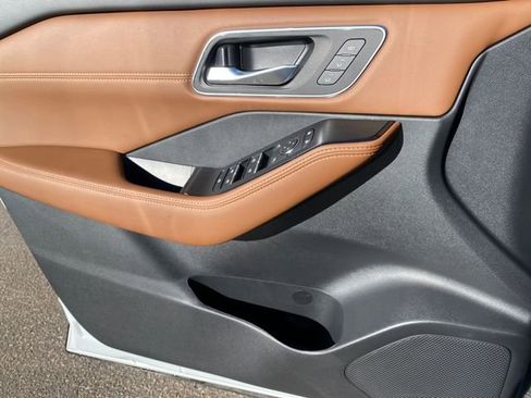 New 2026 Nissan Rogue Platinum image 13