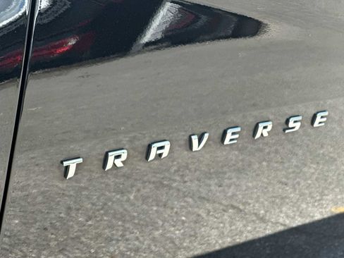 Used 2023 Chevrolet Traverse LT FWD image 11