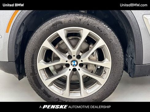 Used 2025 BMW X5 xDrive40i image 2