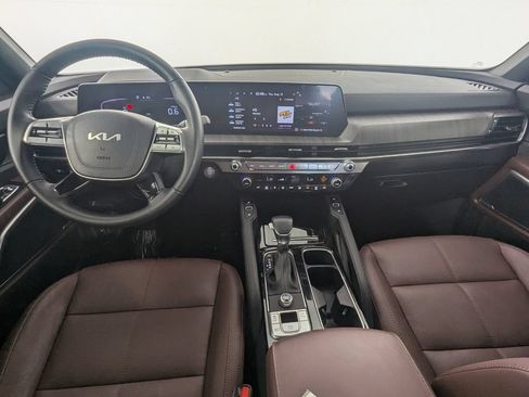 Used 2024 Kia Telluride EX w/ EX Captain's Chair Package FWD image 13