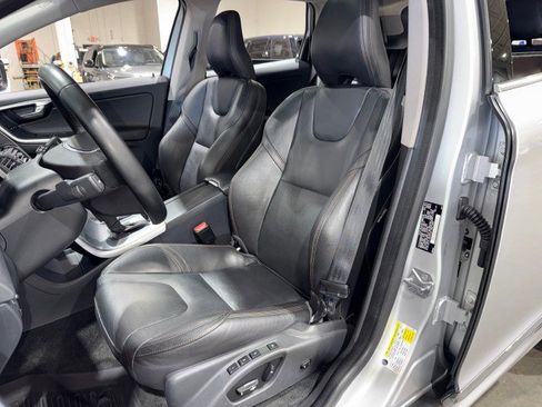 Used 2017 Volvo XC60 T6 Dynamic w/ Climate Package image 48