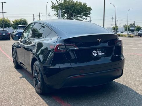 Used 2025 Tesla Model Y Long Range AWD/4WD image 7