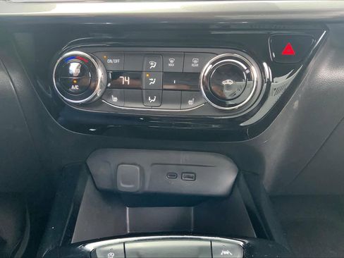 Used 2025 Chevrolet Trax ACTIV w/ Driver Confidence Package FWD image 32