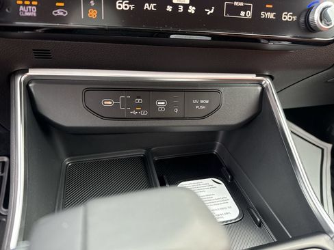 New 2026 Kia Carnival EX FWD image 35