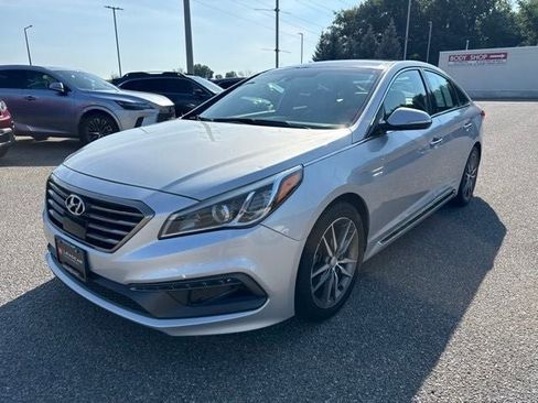 Used 2015 Hyundai Sonata Sport 2.0T w/ Option Group 07 FWD image 5