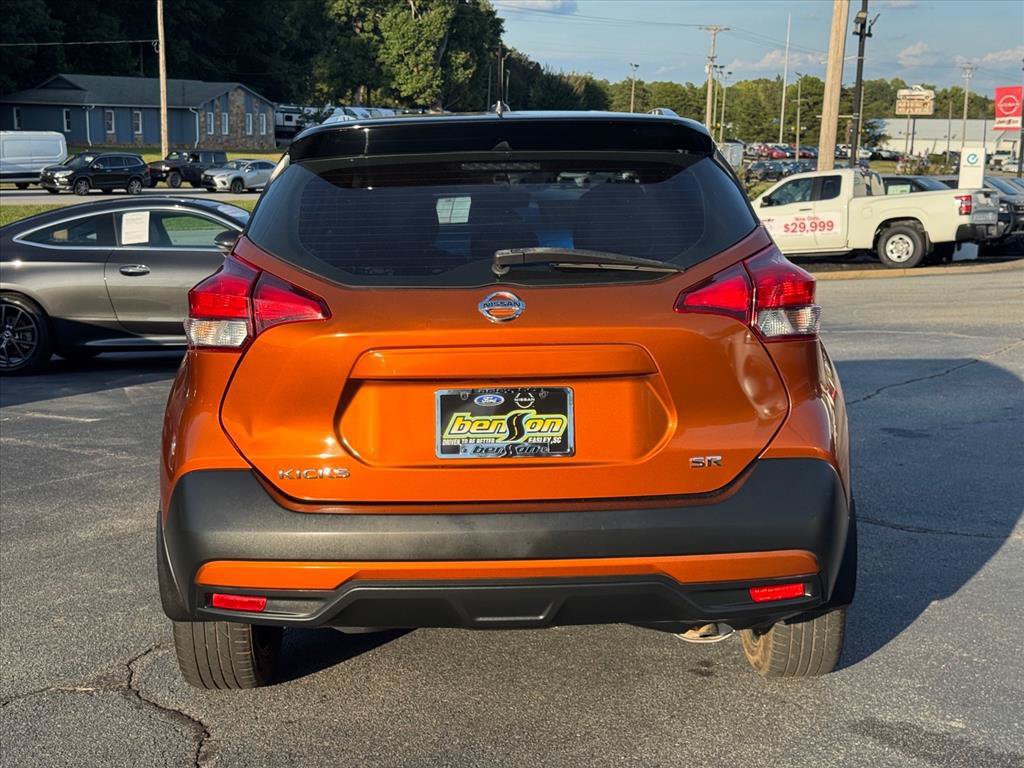 Used 2019 Nissan Kicks SR w/ SR Premium Package FWD image 4