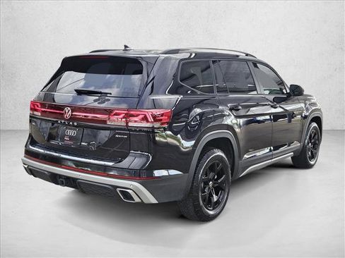 Used 2024 Volkswagen Atlas Peak Edition SEL AWD/4WD image 5