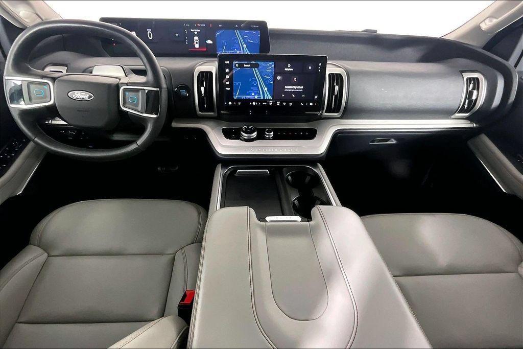 Used 2025 Ford Expedition Active AWD/4WD image 15