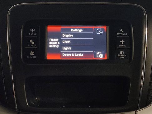 Used 2019 Dodge Journey SE w/ Connectivity Group FWD image 25