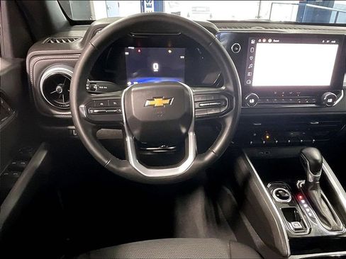 Used 2023 Chevrolet Colorado LT w/ LT Convenience Package AWD/4WD image 17