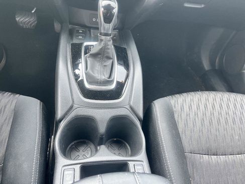 Used 2020 Nissan Rogue SV w/ Premium Package AWD/4WD image 21