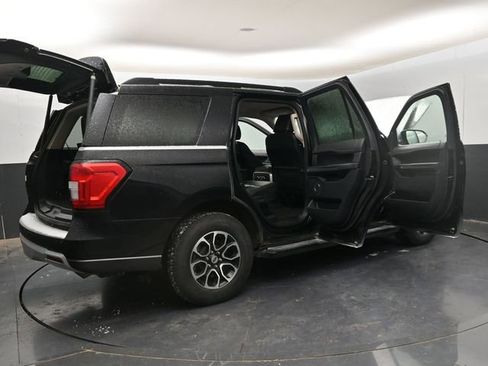 Used 2024 Ford Expedition XLT image 32