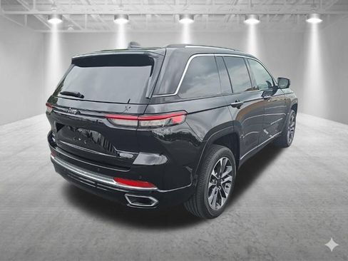 Used 2022 Jeep Grand Cherokee Overland AWD/4WD image 3