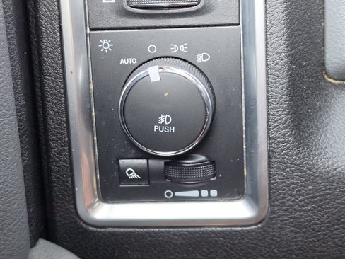 Used 2019 RAM 1500 Big Horn RWD image 17