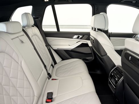 Used 2025 BMW X5 M60i w/ Climate Comfort Package AWD/4WD image 29