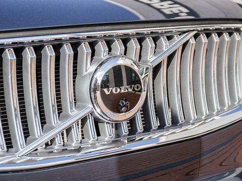 Used 2024 Volvo XC90 T8 Ultimate w/ Protection Package Premier image 13