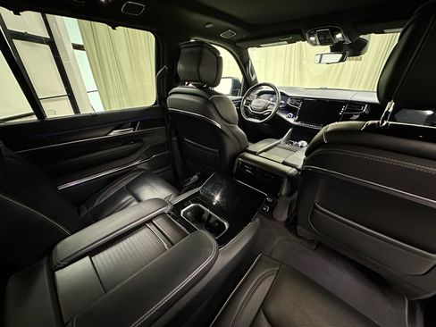 Used 2024 Jeep Grand Wagoneer Series II w/ Quick Order Packagew 28T AWD/4WD image 22
