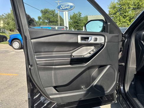 Used 2022 Ford Explorer Platinum w/ Equipment Group 601A image 26