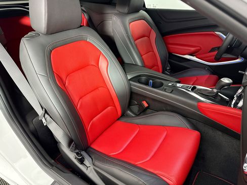 Used 2020 Chevrolet Camaro LT image 33