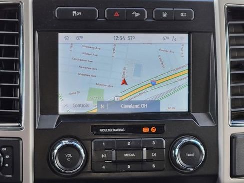 Used 2020 Ford F250 Lariat w/ Chrome Package image 26