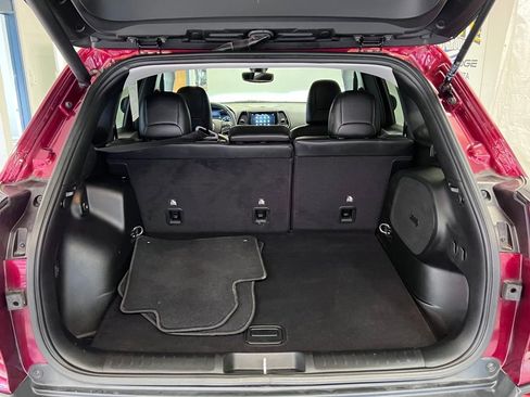 Used 2019 Jeep Cherokee Limited image 48