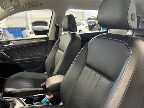 Used 2024 Volkswagen Tiguan SE FWD image 24
