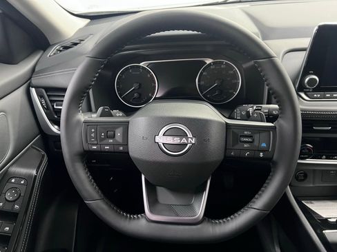 Certified 2025 Nissan Rogue SV w/ SV Premium Package image 16