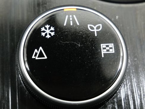 Used 2025 Nissan Rogue SV AWD/4WD image 21