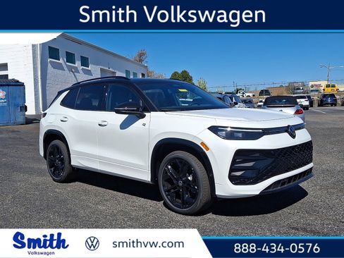 New 2026 Volkswagen Tiguan SE R-Line AWD/4WD image 1
