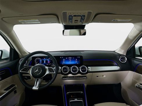 Used 2026 Mercedes-Benz GLB 250 4MATIC image 28