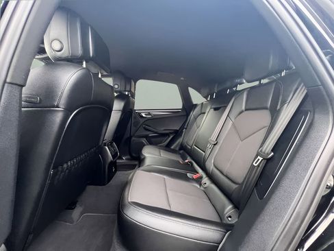 Used 2024 Porsche Macan T image 21