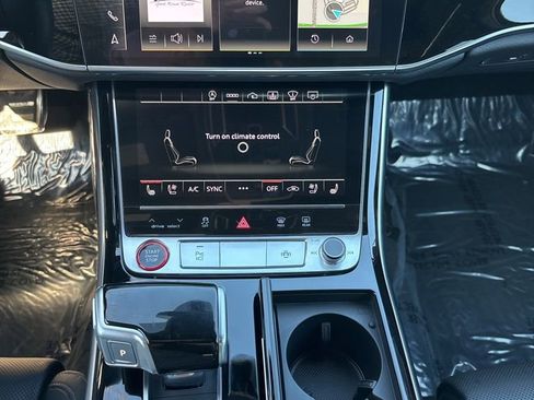 Used 2022 Audi S8 w/ S8 Comfort Plus Package AWD/4WD image 14