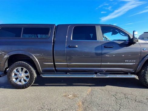 Used 2023 RAM 3500 Limited image 9