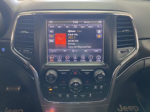 Used 2018 Jeep Grand Cherokee Limited AWD/4WD image 24