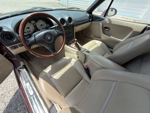 Used 2000 MAZDA MX-5 Miata LS RWD image 9