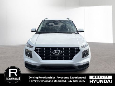 New 2026 Hyundai Venue SEL FWD image 3