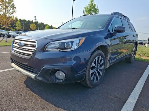 Used 2017 Subaru Outback 3.6R Limited AWD/4WD image 3