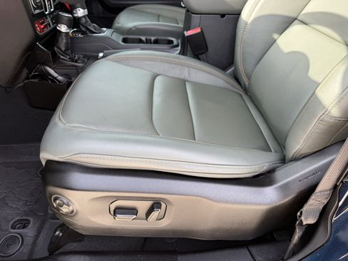 Used 2025 Jeep Gladiator Mojave image 27