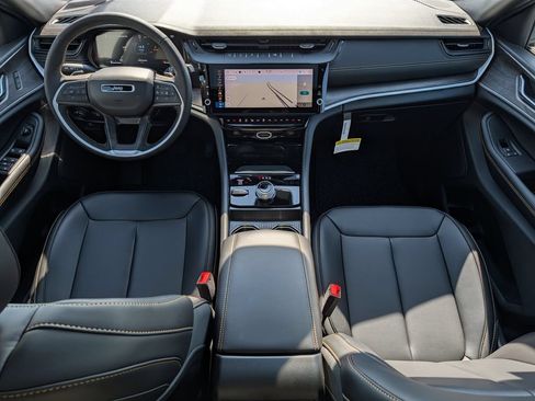New 2026 Jeep Grand Cherokee Limited AWD/4WD image 8