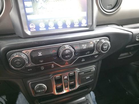 Used 2022 Jeep Wrangler Unlimited Sport AWD/4WD image 24