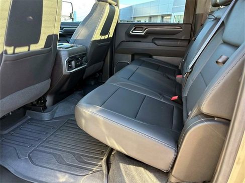 Used 2024 GMC Sierra 2500 SLT image 9