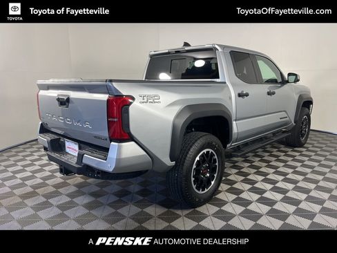 Certified 2025 Toyota Tacoma TRD Off-Road AWD/4WD image 16