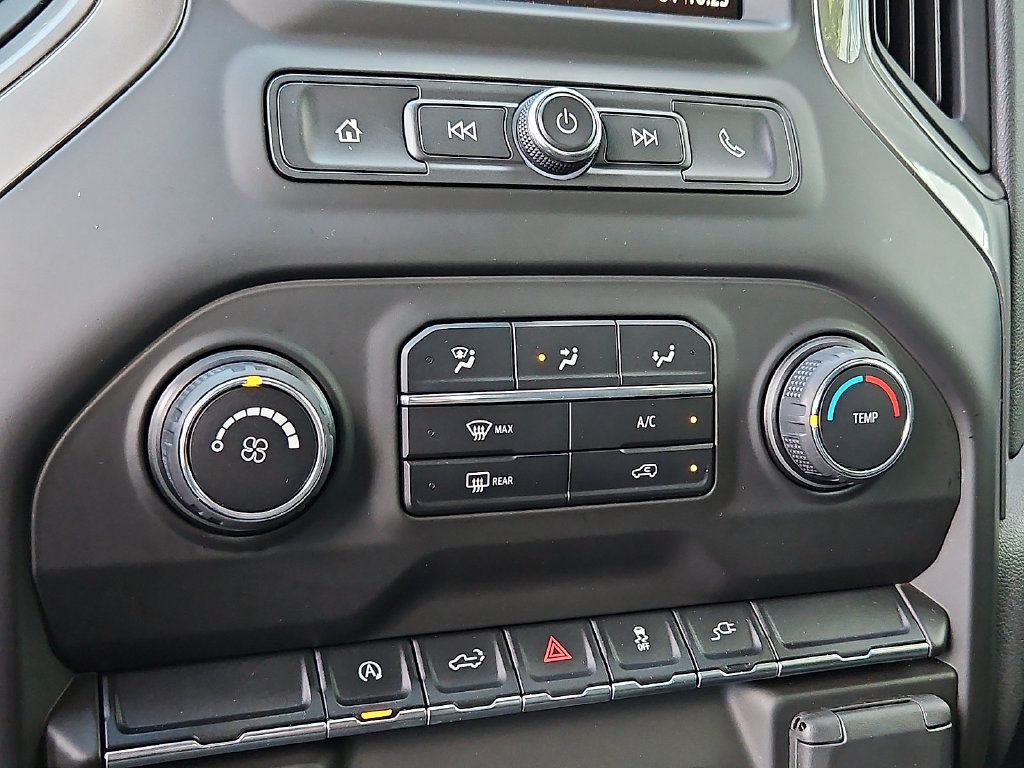 Used 2021 Chevrolet Silverado 1500 Custom AWD/4WD image 16